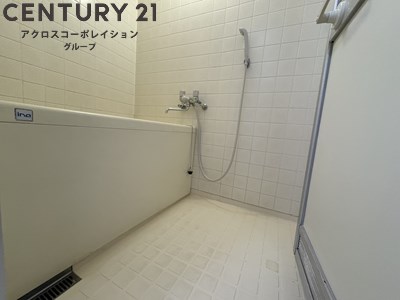 バス・シャワールーム　バストイレ別でオススメです！