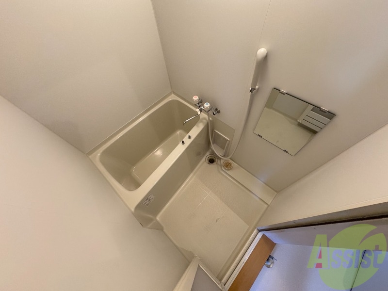 バス・シャワールーム　ユニットバスです。疲れを癒すのに欠かせませんね！