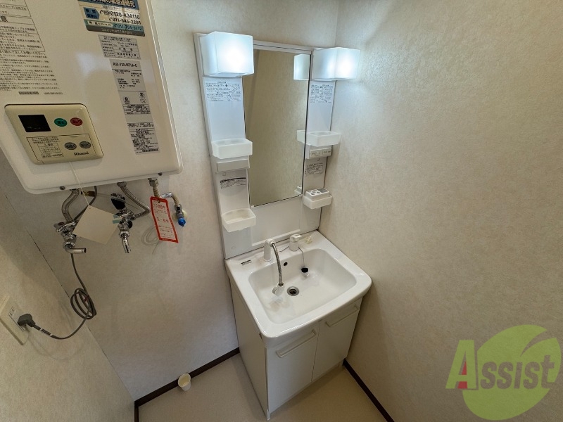 洗面設備　こちらに洗面台があります。朝の洗顔はこちらで。