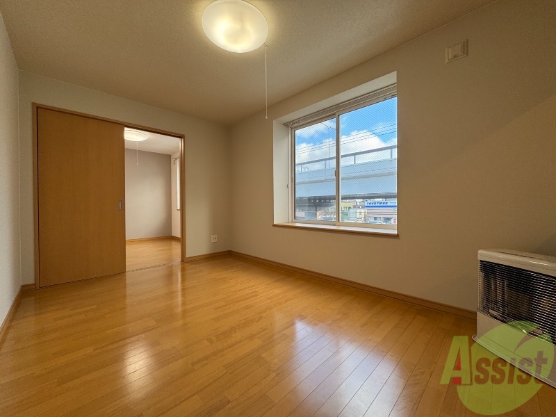 居室・リビング　広くてキレイなお部屋が広がっていて、充実した生活が送れそう。