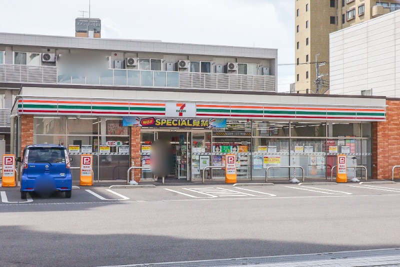 コンビニ　セブンイレブン小山中央町店（コンビニ）まで15m