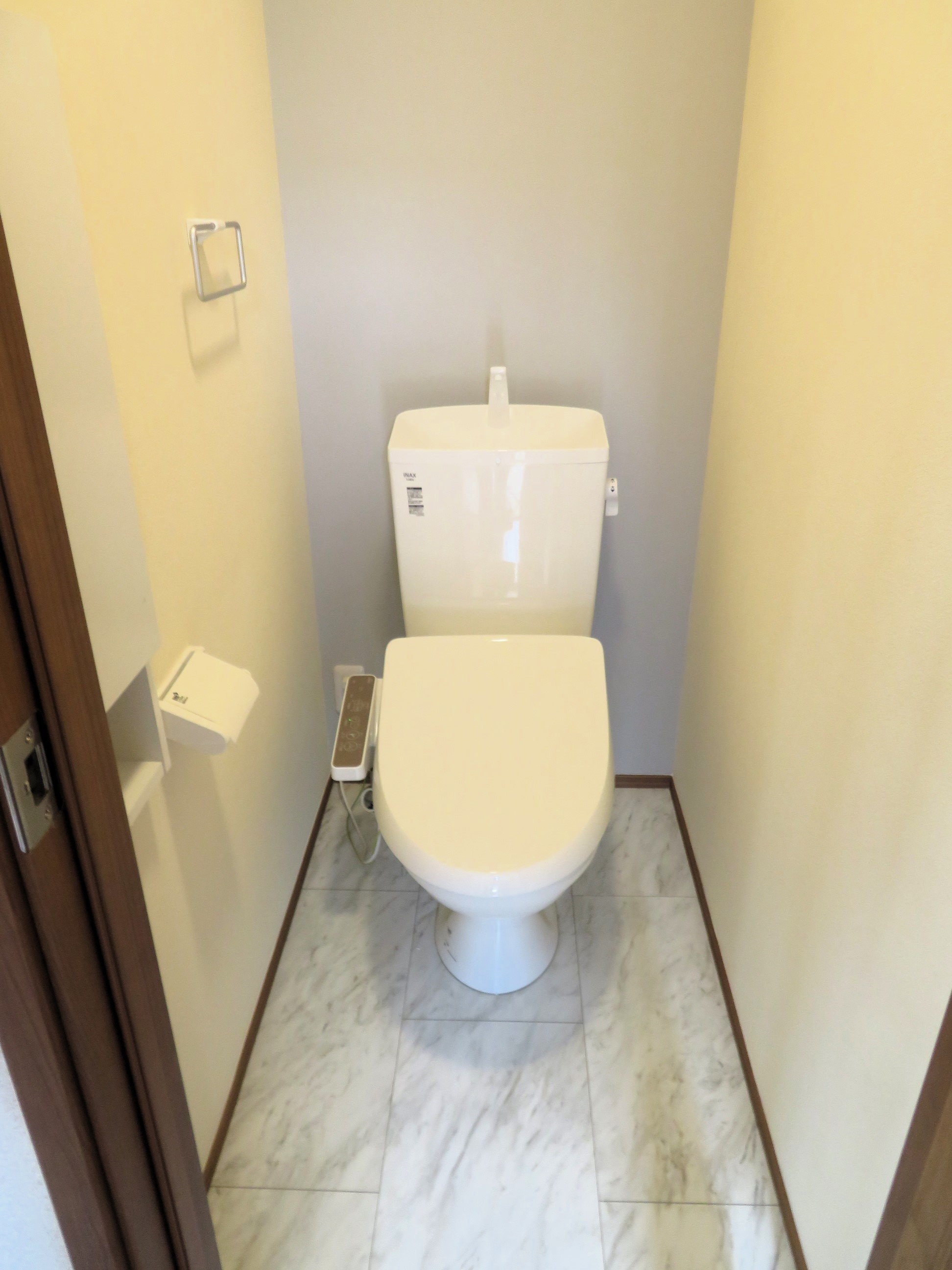 トイレ　ウォシュレット付きトイレです。