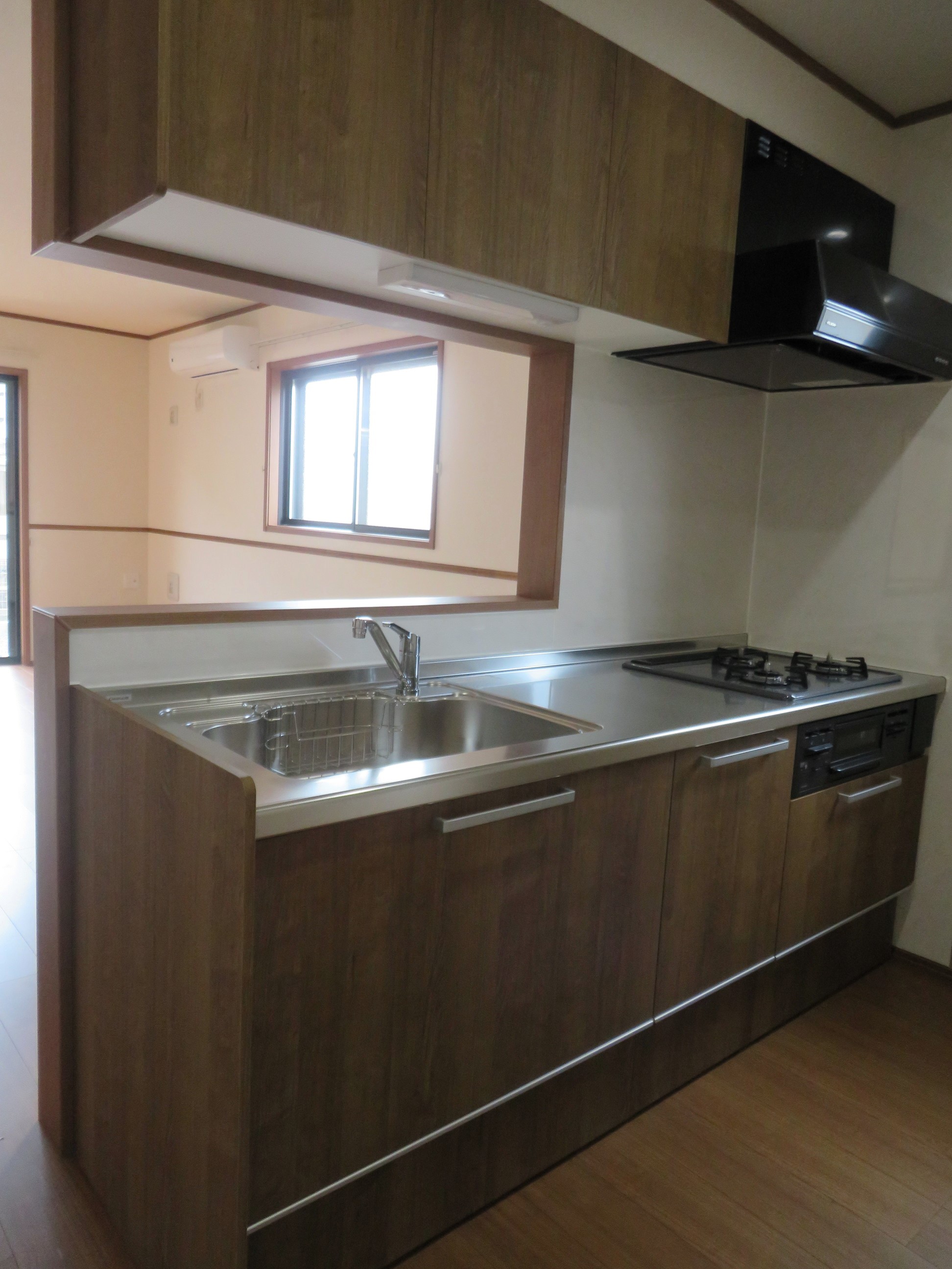 キッチン　対面式キッチンでお料理も楽しくなりますね。