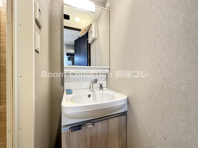 洗面設備　※同物件他部屋写真 反転、色違いの場合有 現況優先