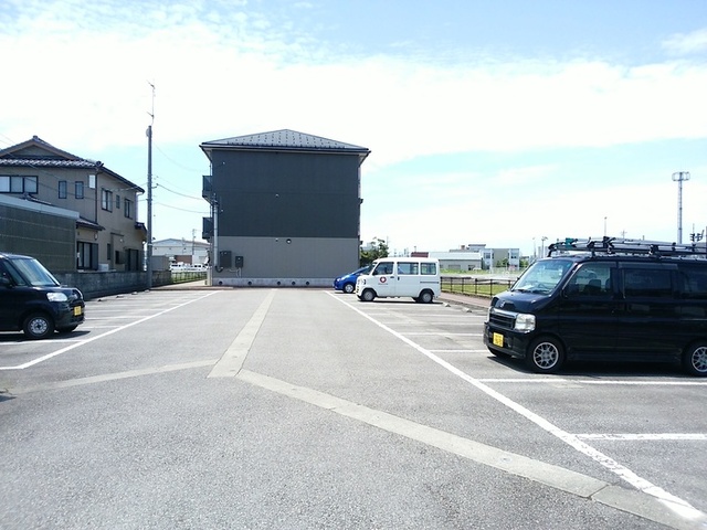 駐車場　融雪付き駐車場