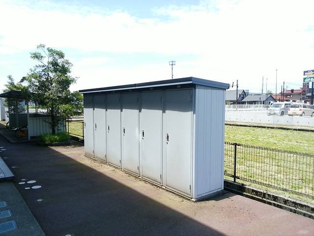 エントランス　物置