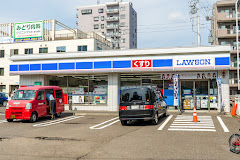 コンビニ　ローソン札幌本郷通十三丁目店（コンビニ）まで405m