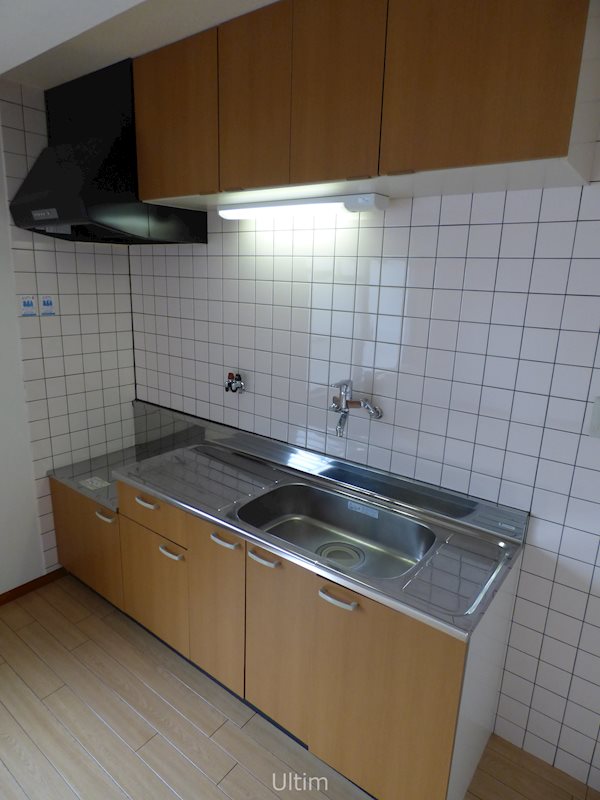 キッチン　※同タイプの他のお部屋です