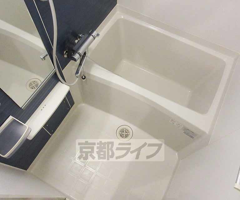 バス・シャワールーム　コンパクトなお風呂です