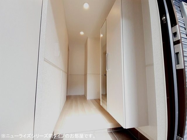 玄関　※同タイプのお部屋の画像になります。