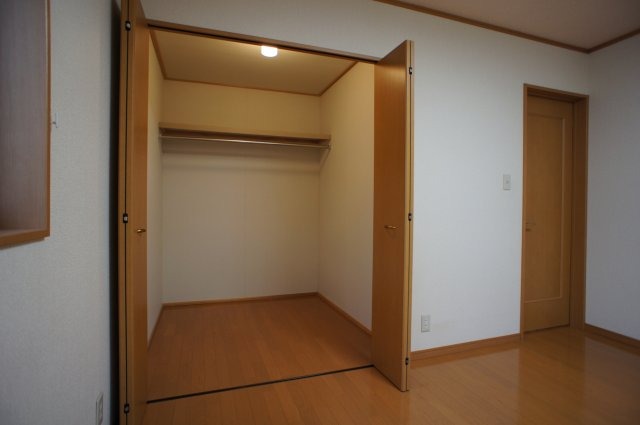 収納　ウォークインクローゼット