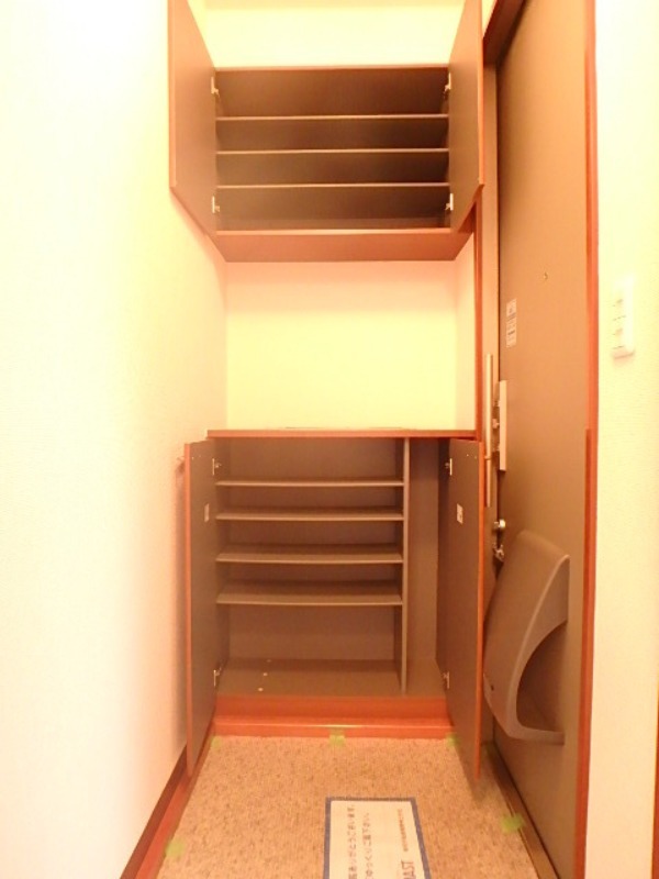 玄関　図面と現状に相違がある場合には現状を優先