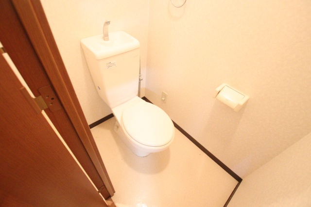 トイレ　※別号室の参考写真です※