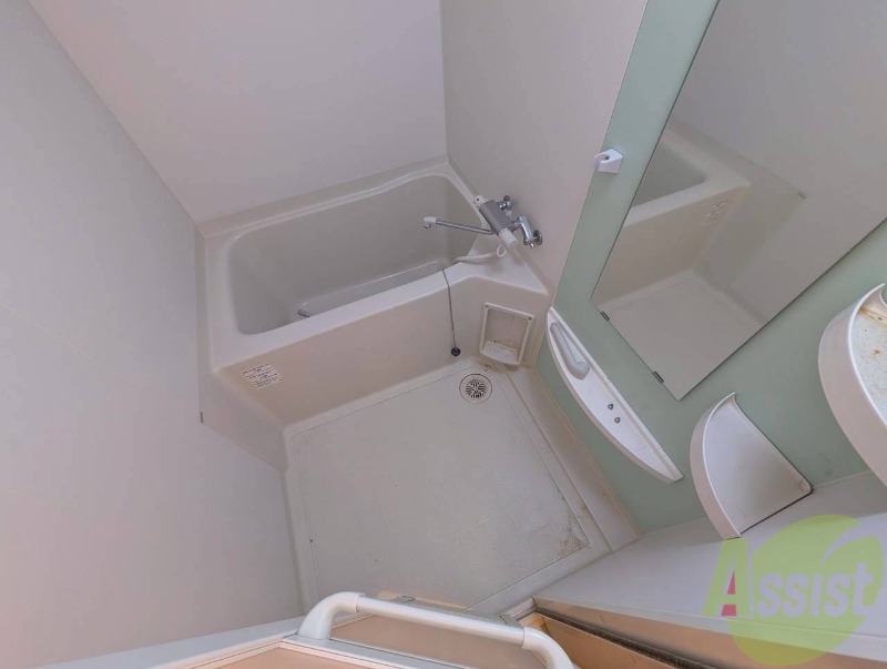 バス・シャワールーム　お風呂になります。一日の疲れを癒してくださいね。