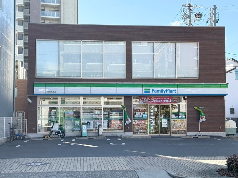 コンビニ　ファミリーマート 尾頭橋通店（コンビニ）まで216m
