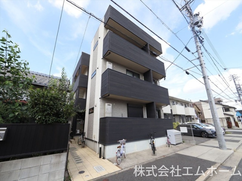 建物外観　デザイナーズ　ネット使い放題　オートロック付