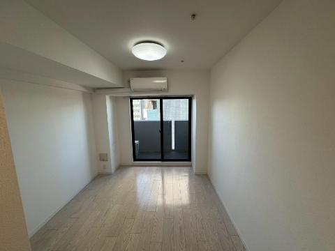 居室・リビング　室内