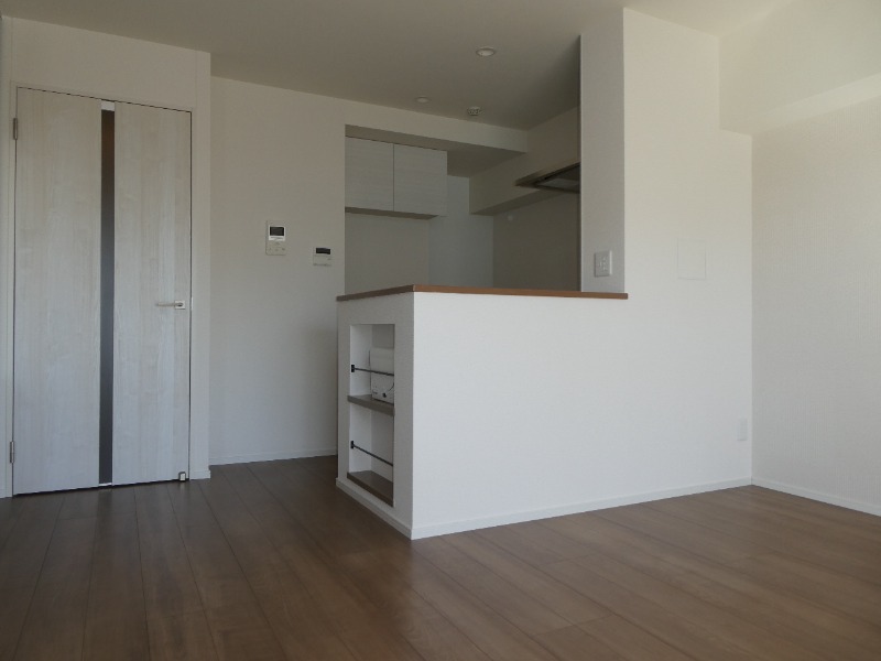 居室・リビング　対面式キッチンで家族との会話も弾む♪