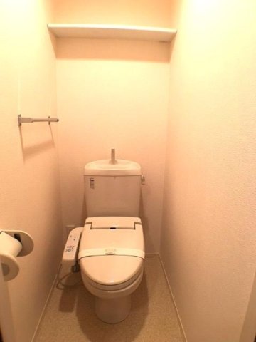 トイレ　温水洗浄暖房便座