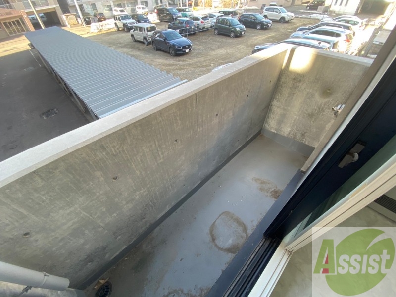 バルコニー　バルコニーが付いていますので一息ついてみてはいかがですか。