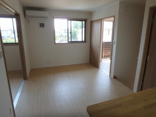 居室・リビング　反転間取参考写真