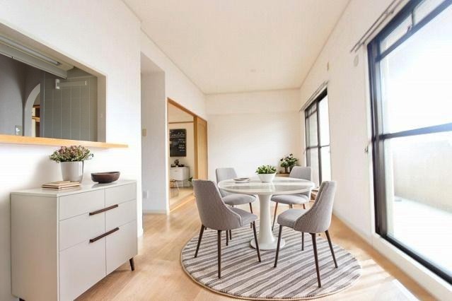 居室・リビング　ＣＧで家具等を配置したもので家具等は含まれません。