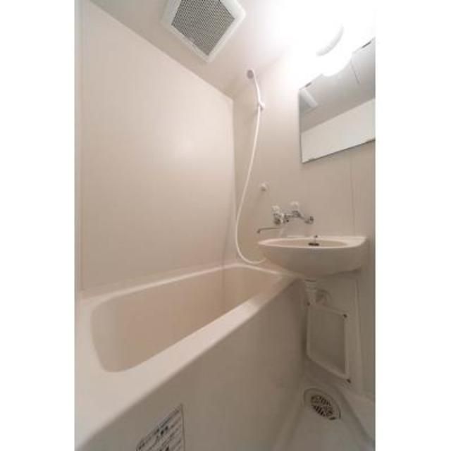 バス・シャワールーム　※写真は同タイプ住戸です。