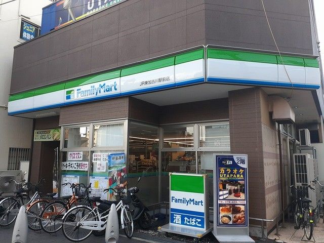 コンビニ　ファミリーマート（コンビニ）まで119m