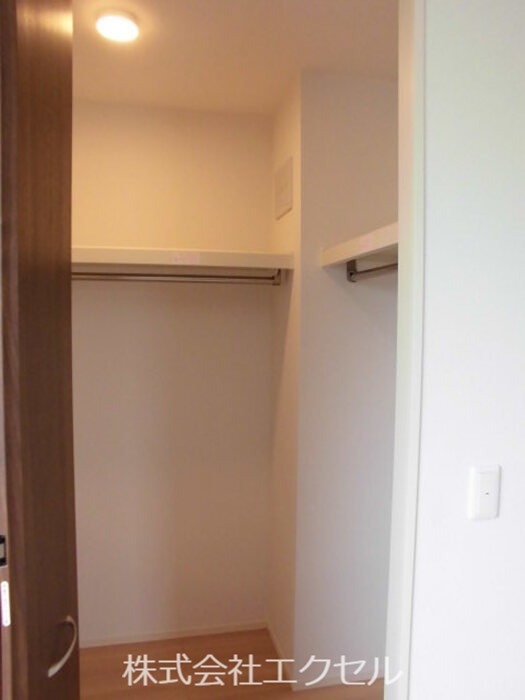 収納　ウォークインクローゼット