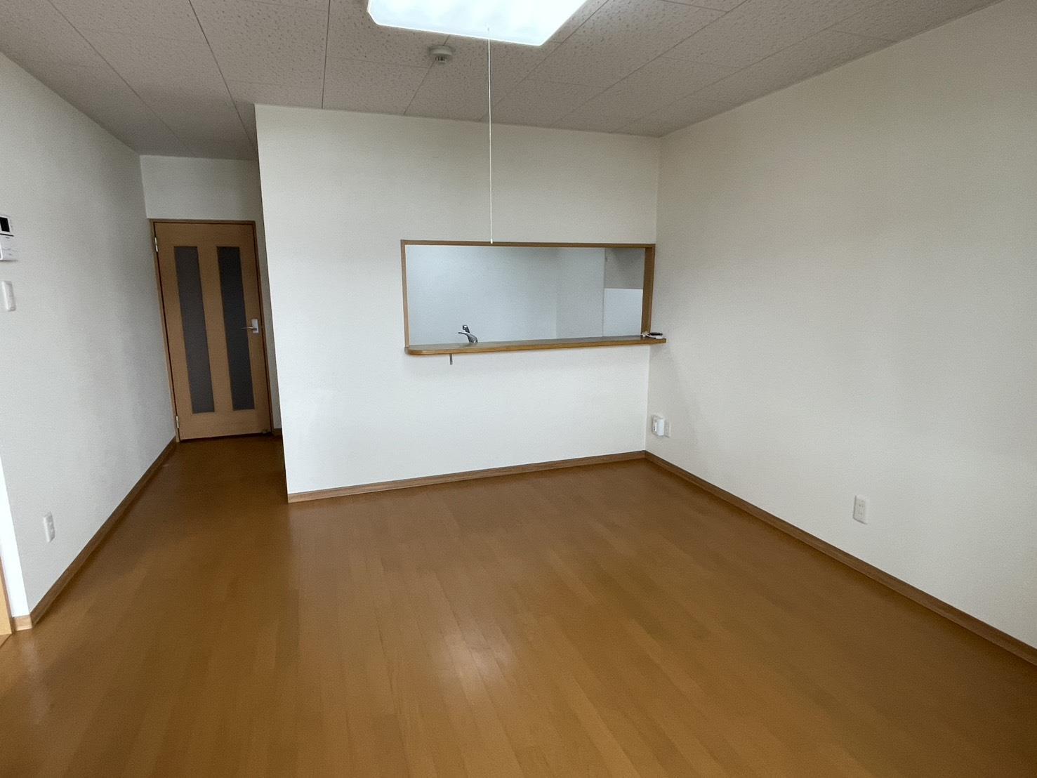 居室・リビング　対面キッチンでつながるＬＤＫで家族団らん