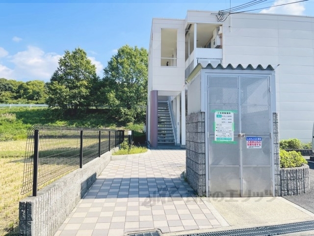 レオパレス山田池リバーサイドの外観写真