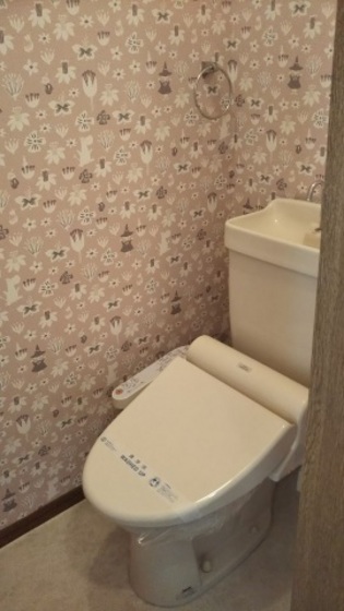 トイレ　※別号室の写真となります