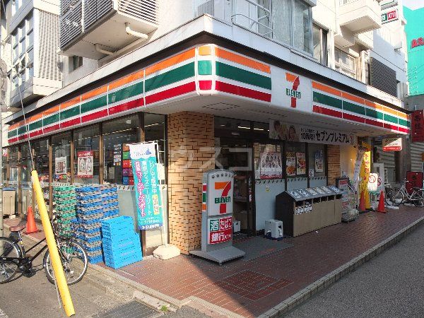 コンビニ　セブン-イレブン世田谷用賀４丁目店（コンビニ）まで483m