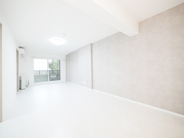 居室・リビング　☆白を基調とした明るい内装☆