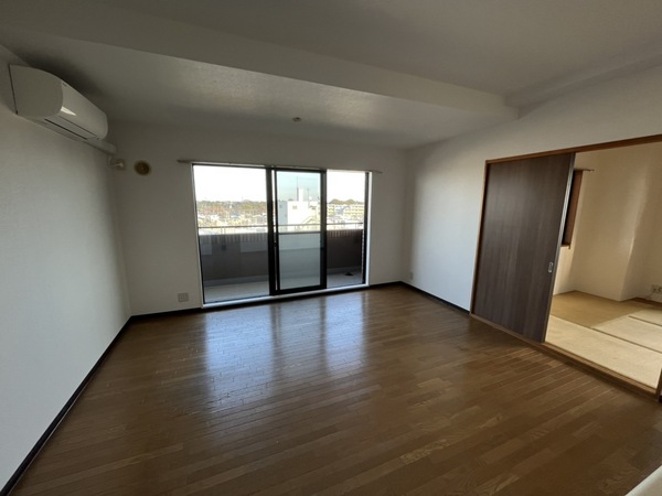 居室・リビング　明るいリビングです！