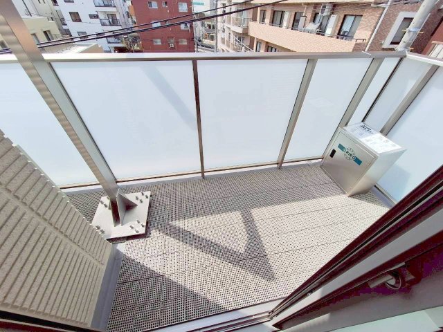 バルコニー　お洗濯にも便利なバルコニー付き