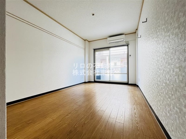 居室・リビング　南向きのお部屋！暖かな日差しが入ります♪