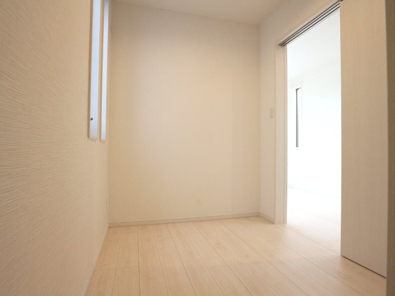 その他部屋・スペース　洋室2.8帖　収納充実しています