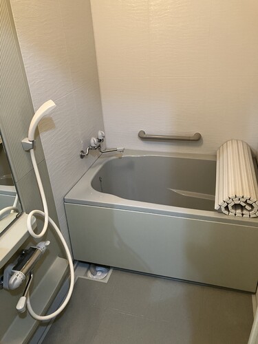 バス・シャワールーム　落ち着いた空間のお風呂です