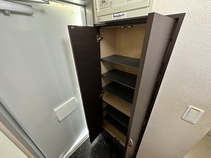 玄関　シューズボックス