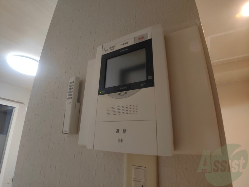 セキュリティ　ＴＶモニター付インターホンです。来客者の顔が見えるので安心！