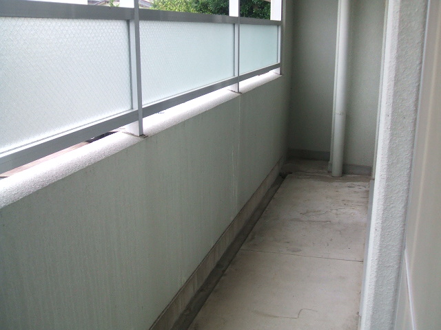 バルコニー　お洗濯にも便利なバルコニー付き