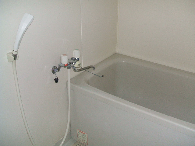 バス・シャワールーム　落ち着いた空間のお風呂です