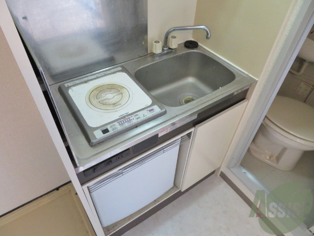 キッチン　シンプルなキッチンです。一人暮らしは最適ですね。