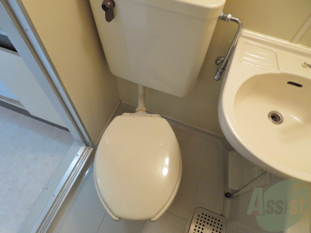 トイレ　こちらはトイレです。清潔感がありますね！