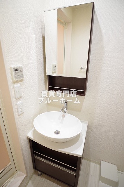 洗面設備　デザイン独立洗面台です！