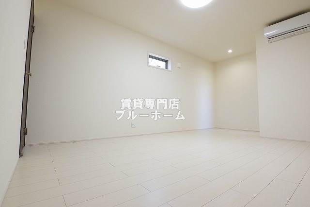 その他　別角度からの洋室です！