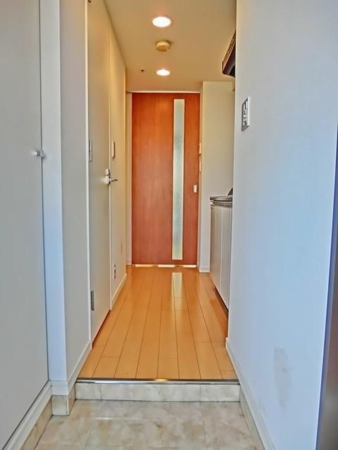 玄関　お部屋探しは株式会社　タウンハウジング　までお気軽にお問合…