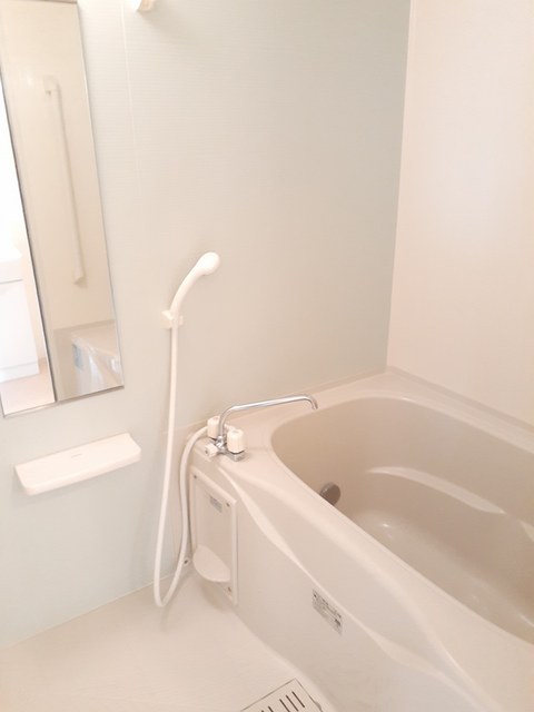 バス・シャワールーム　追い焚き付きでいつでも温かいお風呂に浸かれます☆