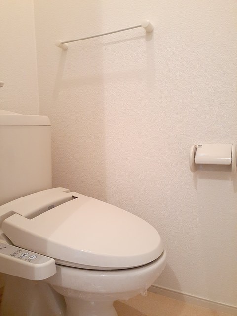 トイレ　温水洗浄便座つき！